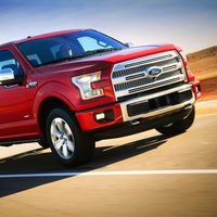 Una Ford F-150 puede humillar a los Camaro ZL1, Shelby GT350 y Hellcat en el cuarto de milla, y esta es la prueba 