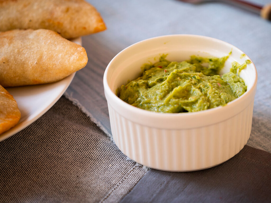 Parece guacamole, pero no lo es: es la salsa venezolana con aguacate que es perfecta para acompañar empanadas, carnes, arepas y tequeños