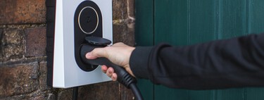 En 2017 el dueño de coche eléctrico instaló un cargador en su comunidad de vecinos. El Tribunal Supremo ha hablado