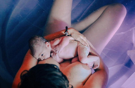 Estas son las fotos de Elle Wickens que Instagram ha censurado por considerarlas provocativas
