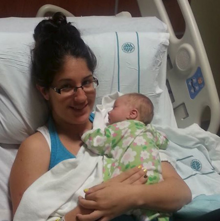 chimenea y recien nacido una madre despierta del coma al escuchar el llanto de su chimenea y recien nacido una madre despierta del coma al escuchar el llanto de su