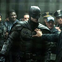 "Batman no mata". Pues díselo al grupo de científicos que acaba de masacrar con sus propias manos sin piedad