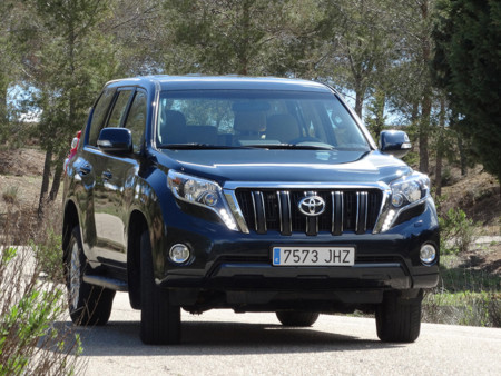 Cómo es el Toyota Land Cruiser 180D en su hábitat: lo probamos entre barro y off-road