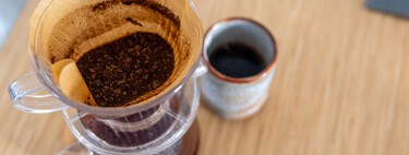 Tirar los posos del café por el inodoro: para qué sirve de verdad y por qué puede ser un enorme problema