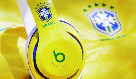 A la FIFA no le agrada que sus futbolistas utilicen los audífonos Beats en el mundial