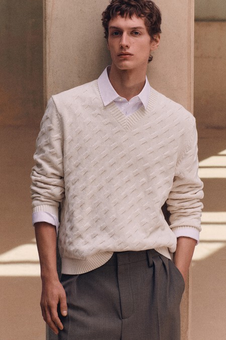 El Jersey De Cuello En Pico Es El Nuevo Esencial Del Otono Y Estos X Modelos Son El Comodin Que Necesitas Sumar A Tu Look