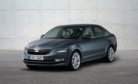 Así se muestra el Škoda Octavia 2017 en sus primeras imágenes
