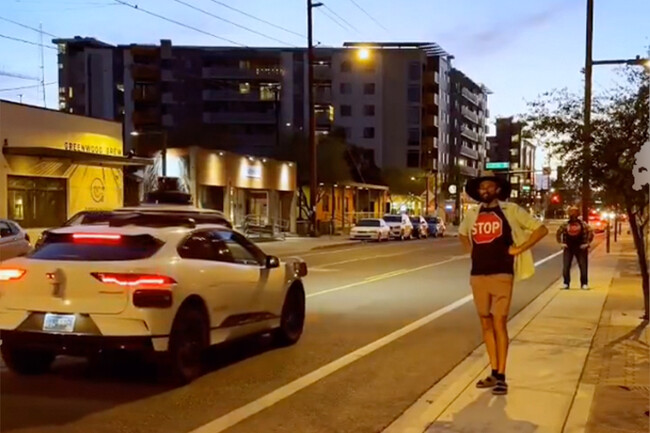 Camiseta Stop Para Detener A Un Robotaxi