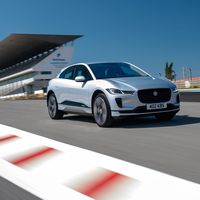 Ya puedes apartar tu nuevo Jaguar I-Pace por internet e ir cargando la pila para su lanzamiento en marzo de 2019 