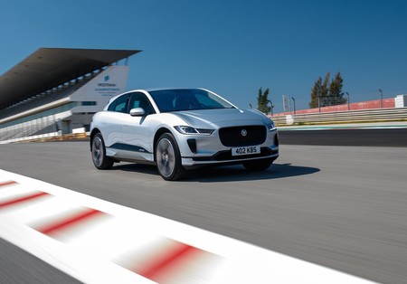 Ya puedes apartar tu nuevo Jaguar I-Pace por internet e ir cargando la pila para su lanzamiento en marzo de 2019