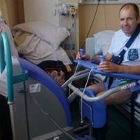 Un tributo a enfermeras y doctores quienes ayudan a nuestros pilotos caídos 