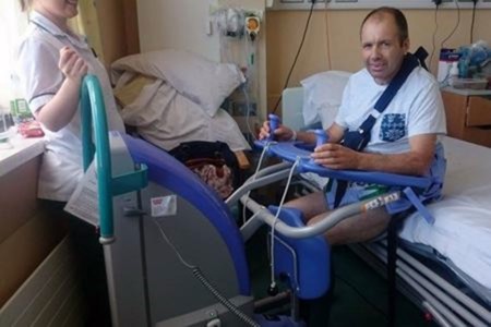Un tributo a enfermeras y doctores quienes ayudan a nuestros pilotos caídos