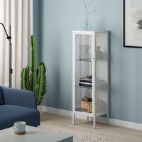 IKEA tiene la vitrina perfecta para guardar tus objetos de valor que no desentonará en tu hogar y que tiene un precio redondo