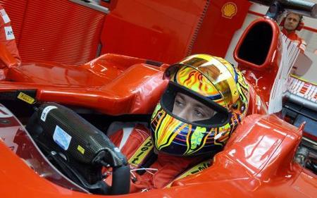 Valentino Rossi le pide a Ferrari un test
