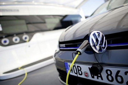 El invierno se ceba con las ventas de eléctricos en EEUU, pero no en Europa