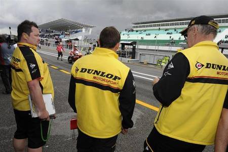 MotoGP Catalunya 2012: Dunlop estrenó su neumático trasero asimétrico en Moto2