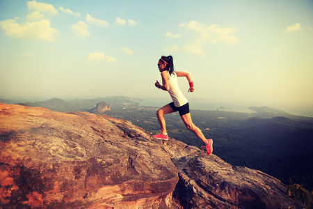 ¿Harto de pisar asfalto? Seis rutas indispensables para correr en la montaña