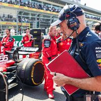Ferrari le está tirando la caña a muchos ingenieros de Red Bull en la F1, y podría ser el retiro dorado de Adrian Newey