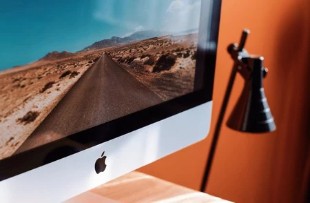 Esta patente de Apple quiere poner un proyector trasero en los iMac para extender su escritorio a la pared