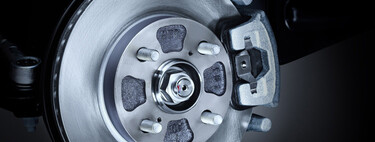 El testigo del ABS se queda encendido y lo ignoras: un error que te puede costar hasta 30,000 pesos y provocar un accidente