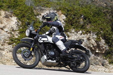 Probamos la Royal Enfield Himalayan: Sinceridad trail para aventureros de verdad