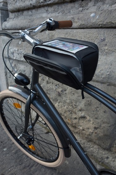 Essential, la bolsa para la bici que hará tu vida mucho más fácil este verano