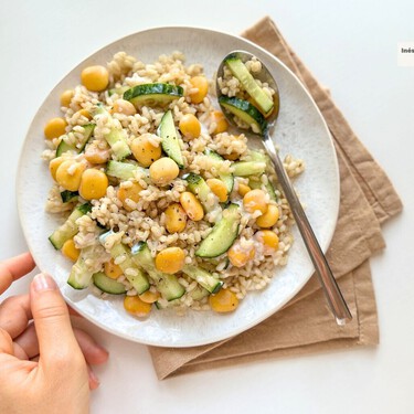 La ensalada de arroz con la que no me complico: es fácil, tiene proteína completa y no exige nada  