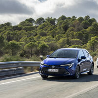 Probamos el nuevo Toyota Corolla: el compacto híbrido más vendido mejora en todo y es más suave, completo y refinado