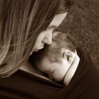 Camisetas de porteo para mamás y papás canguro