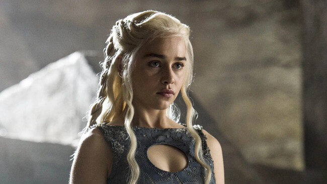 "Esto no debería haber ocurrido". Emilia Clarke no se toma a pecho que a "nadie" le gusten sus proyectos en Marvel, Star Wars y Terminator