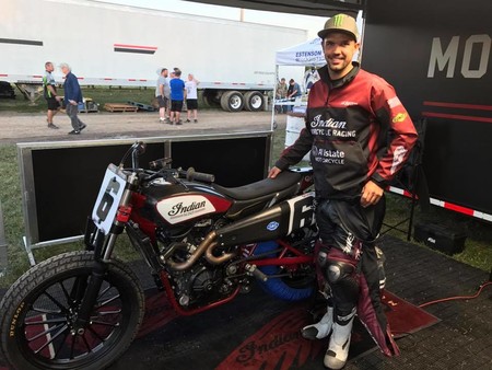 Brad Baker ha sido operado de urgencia por daños graves en la columna vertebral