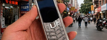 Hace diez años compró un Vertu de 38.000 euros, hoy no le sirve ni para llamar