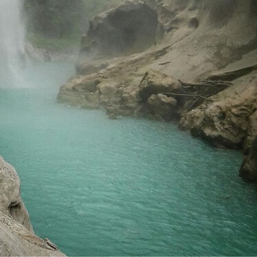 Descubre la laguna que cambia de color entre Puebla y Veracruz: un paraíso escondido que parece sacado de un cuento mágico
