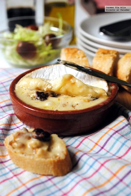 Queso camembert relleno de frutos secos. Receta fácil y rápida