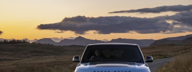 Probamos el Range Rover Sport SV Edition Two donde nadie se atrevería a meterlo: en el campo con las llantas de carbono de 23 pulgadas