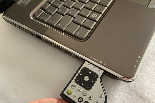 Hace 18 años esta laptop se adelantó a su tiempo con algo que muchos agradecerían actualmente: un control remoto