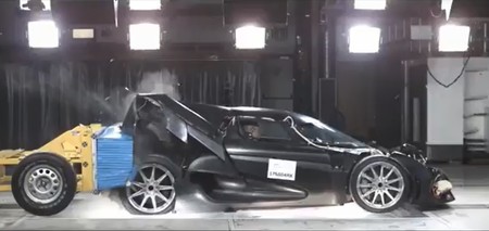 Koenigsegg publica en un doloroso vídeo todas las torturas a las que puede ser sometido un Regera