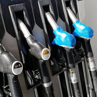 Alemania quiso bajar el precio de la gasolina cambiando la ley. Ahora resulta que las gasolineras se aprovecharon de un 'bug' para ganar más dinero 