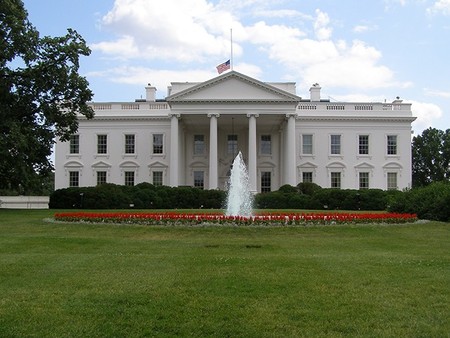 La pureza blanca de la cal de la Casa Blanca