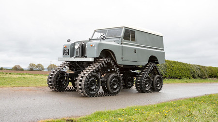 Este Cuthbertson Land Rover de 1958 no es un simple todoterreno... ¡es todo un tanque!