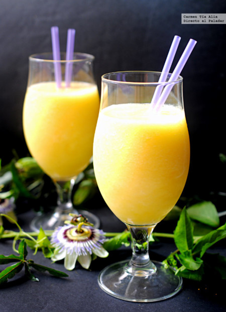 Smoothie de piña, mango y agua de coco. Receta
