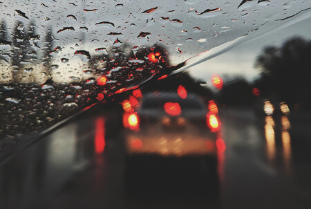Luna delantera con lluvia