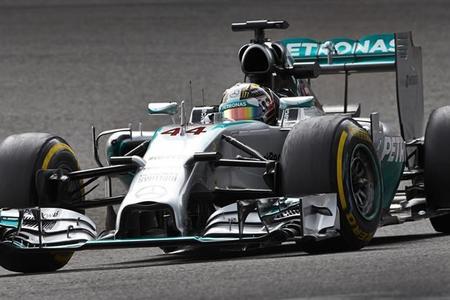 Lewis Hamilton comienza liderando en Monza. Tres españoles en pista