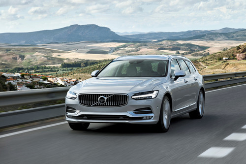 Volvo S90 y V90: al volante de estos cómodos y tecnológicos cruceros suecos 
