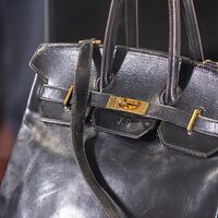 Alguien ha pagado 8 millones de euros por el primer Birkin de la historia. Por qué este bolso de Hermès vale más que un piso en Madrid 