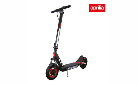 El nuevo patinete eléctrico de Aprilia viene con batería extraíble, motor sin escobillas y suspensión delantera, por 559 euros