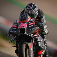 Alerones dentro de los alerones: Aprilia le ha dado un giro de tuerca más a la aerodinámica en MotoGP, y asusta 