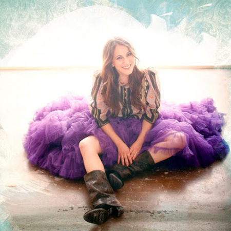 "Ser madre está siendo la mejor experiencia de mi vida". Entrevista a la cantante Nena Daconte