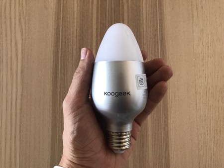 Smart Light Bulb de Koogeek: la bombilla inteligente compatible con HomeKit más barata del momento