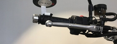 Algunos dicen que las motos deberán llevar la baliza V16 a partir de enero. Podría ser cierto, pero tiene su truco